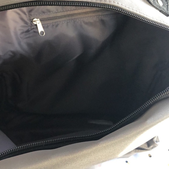 Backpack - Picture 4 of 5